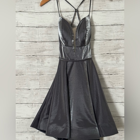 La Famme Dress Size 0 - Picture 4 of 8